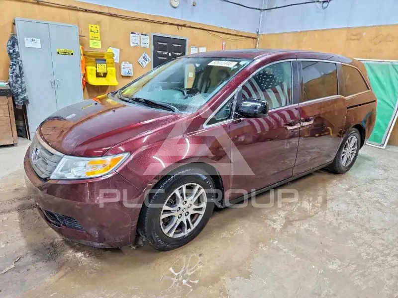 2013 Honda ODYSSEY фото