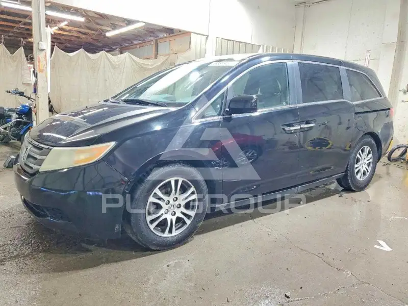 2013 Honda ODYSSEY фото