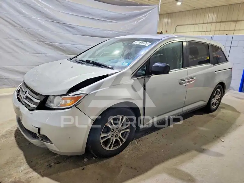 2013 Honda ODYSSEY фото
