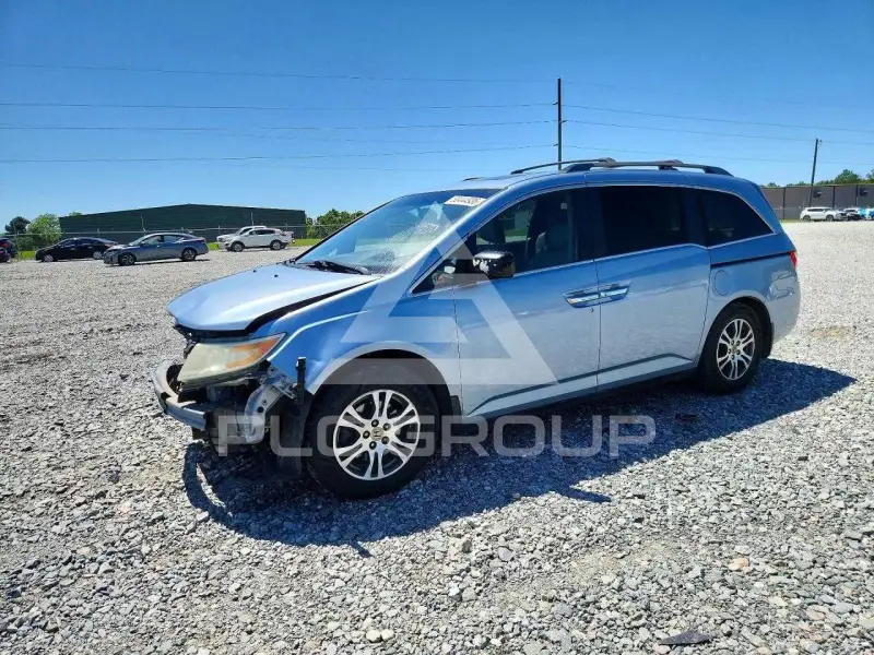 2013 Honda ODYSSEY фото