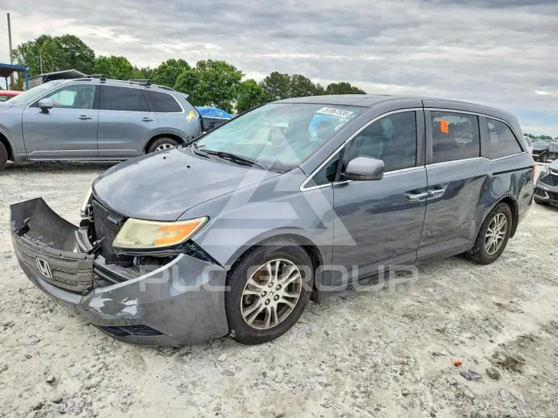 2013 Honda ODYSSEY фото