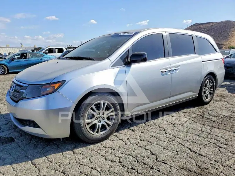 2013 Honda ODYSSEY фото