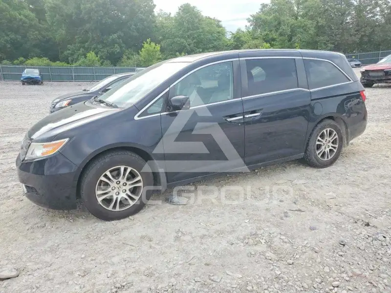 2013 Honda ODYSSEY фото