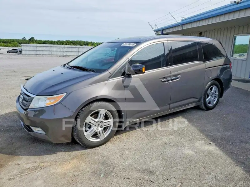2013 Honda ODYSSEY фото