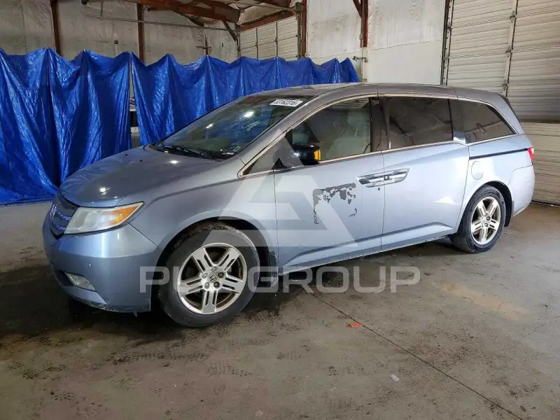 2013 Honda ODYSSEY фото