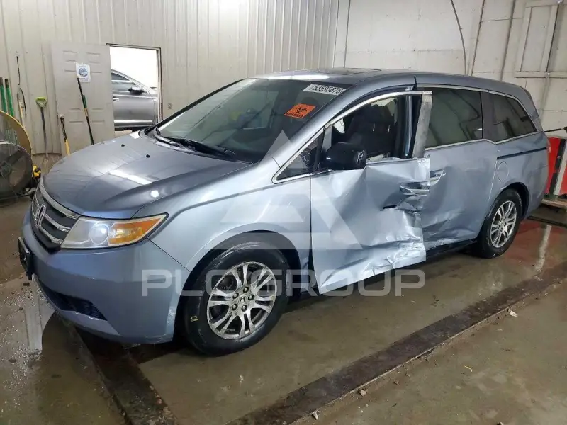 2013 Honda ODYSSEY фото