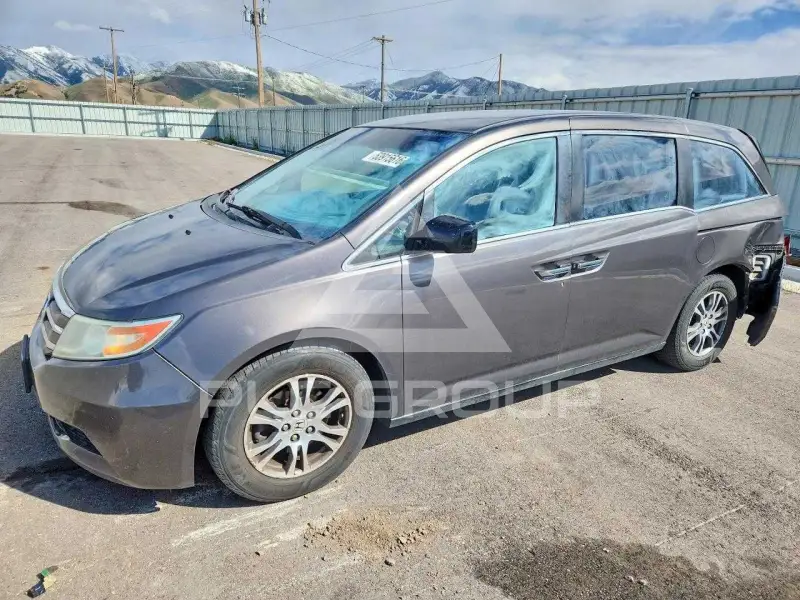 2013 Honda ODYSSEY photo