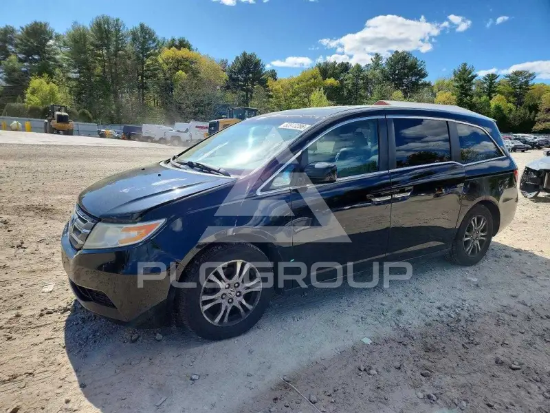 2013 Honda ODYSSEY фото
