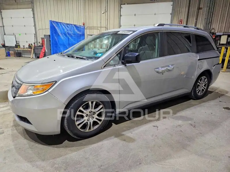 2013 Honda ODYSSEY фото