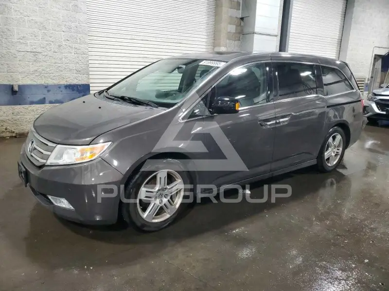 2013 Honda ODYSSEY фото