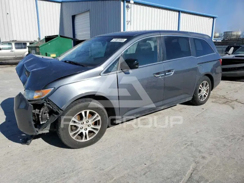2013 Honda ODYSSEY фото