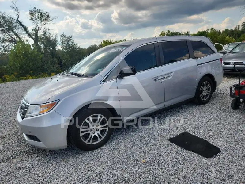 2013 Honda ODYSSEY photo