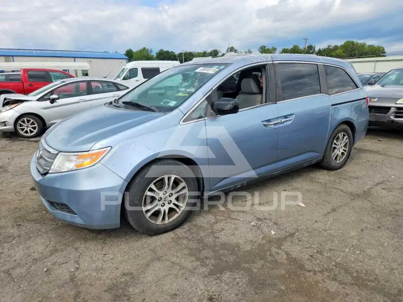 2013 Honda ODYSSEY фото
