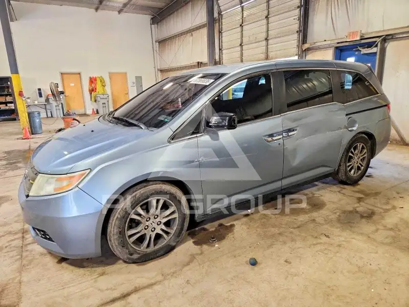 2013 Honda ODYSSEY фото