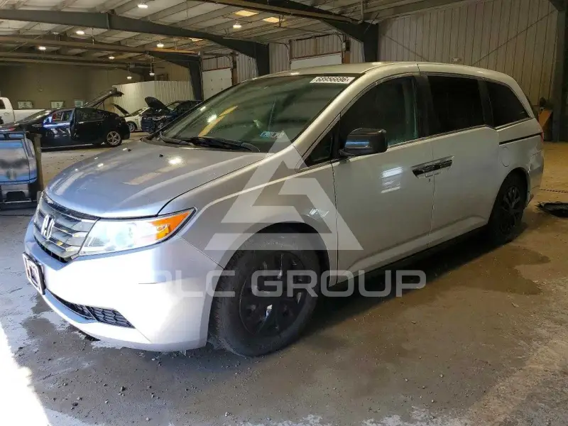 2013 Honda ODYSSEY фото