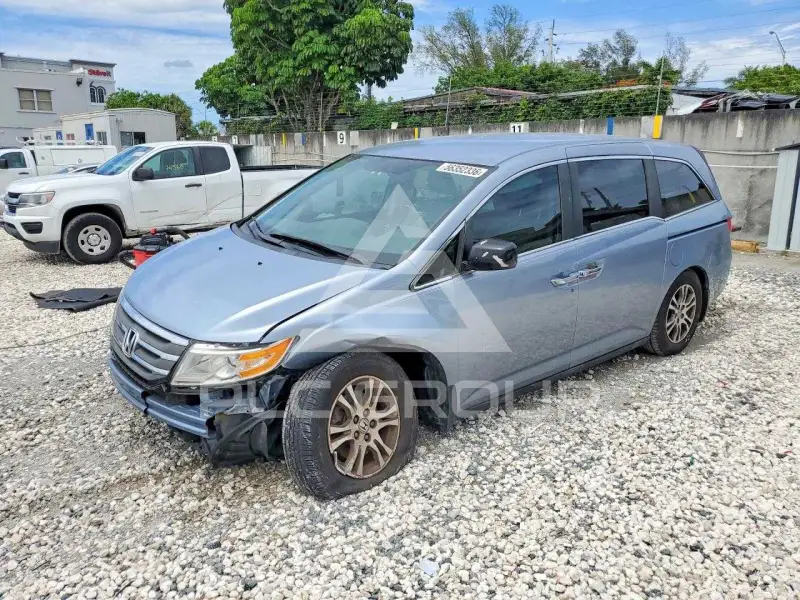 2013 Honda ODYSSEY photo