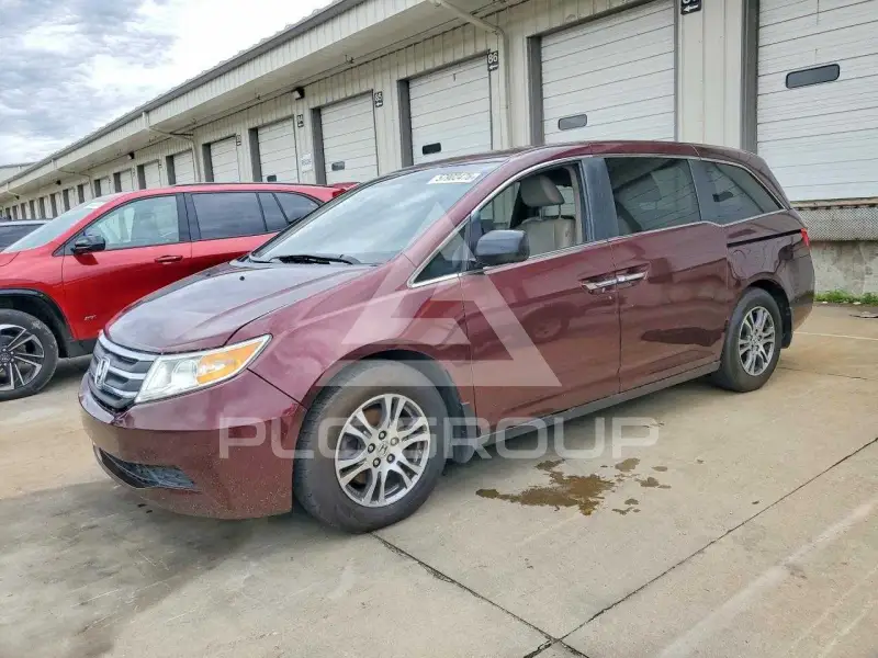 2013 Honda ODYSSEY фото