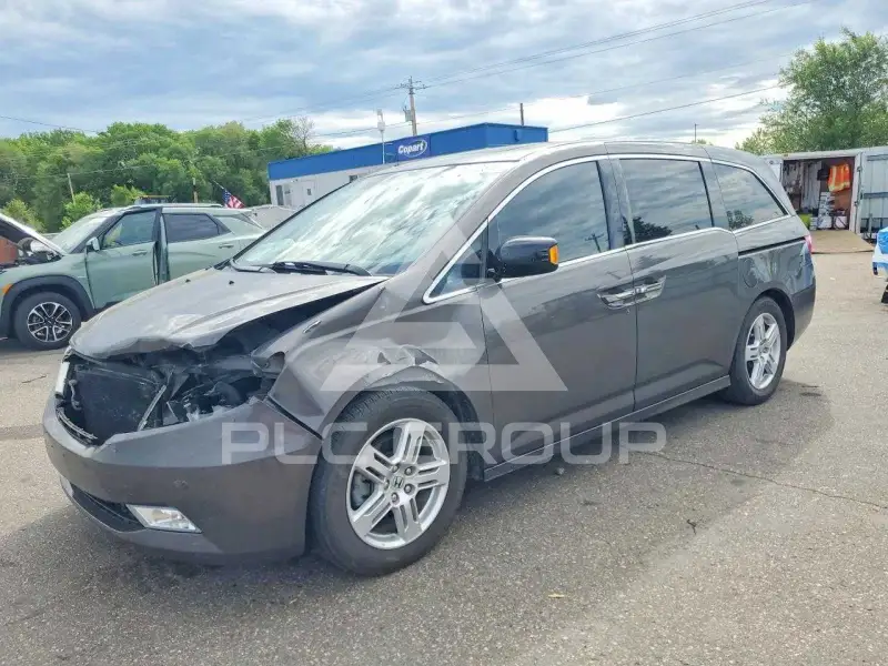 2013 Honda ODYSSEY фото
