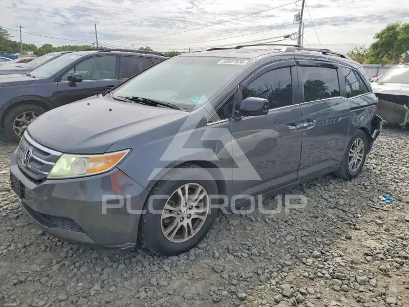 2013 Honda ODYSSEY фото