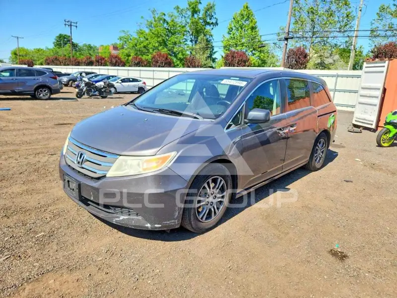 2013 Honda ODYSSEY фото