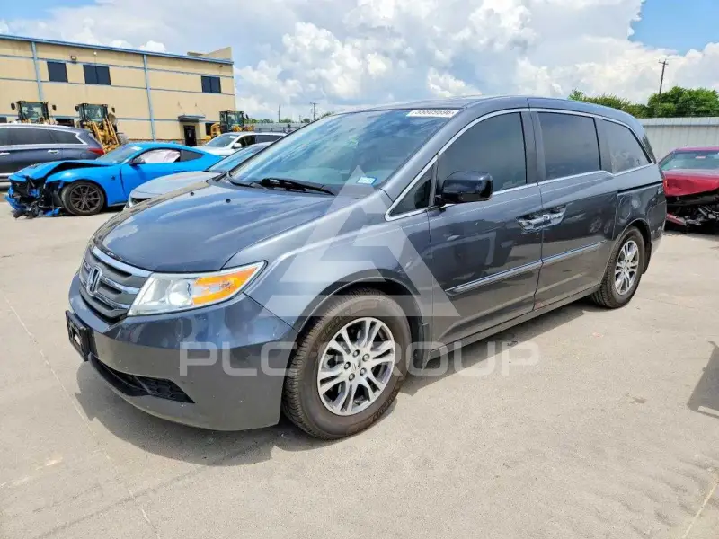 2013 Honda ODYSSEY фото