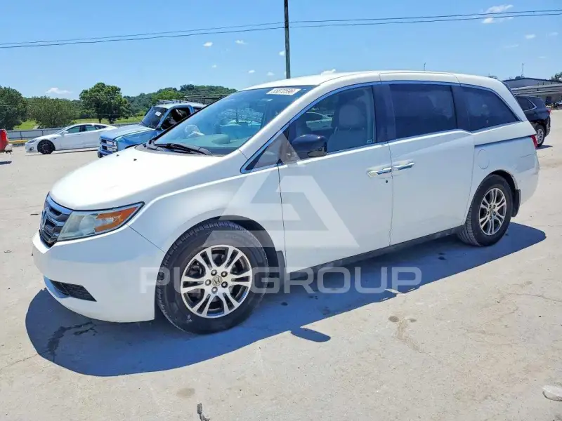 2013 Honda ODYSSEY фото