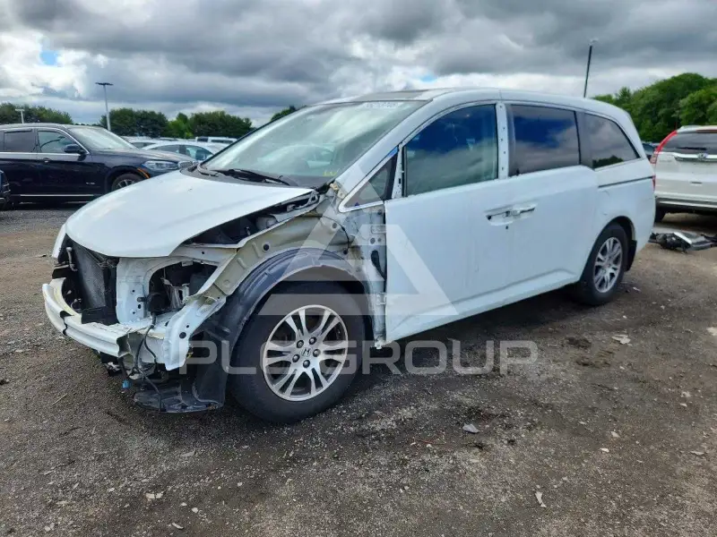 2013 Honda ODYSSEY фото