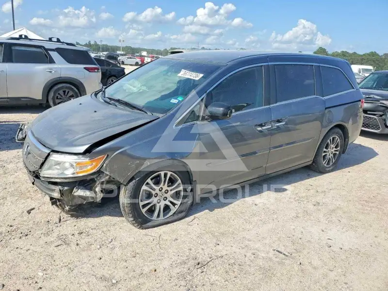 2013 Honda ODYSSEY фото