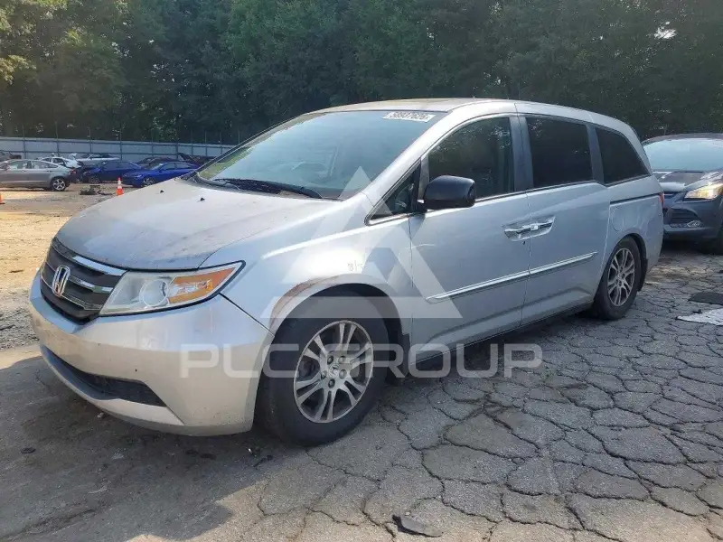 2013 Honda ODYSSEY фото