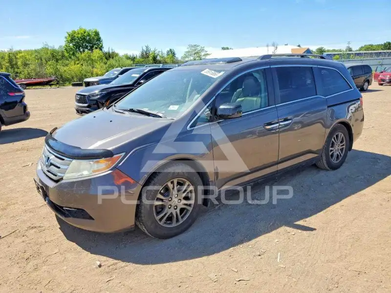 2013 Honda ODYSSEY фото