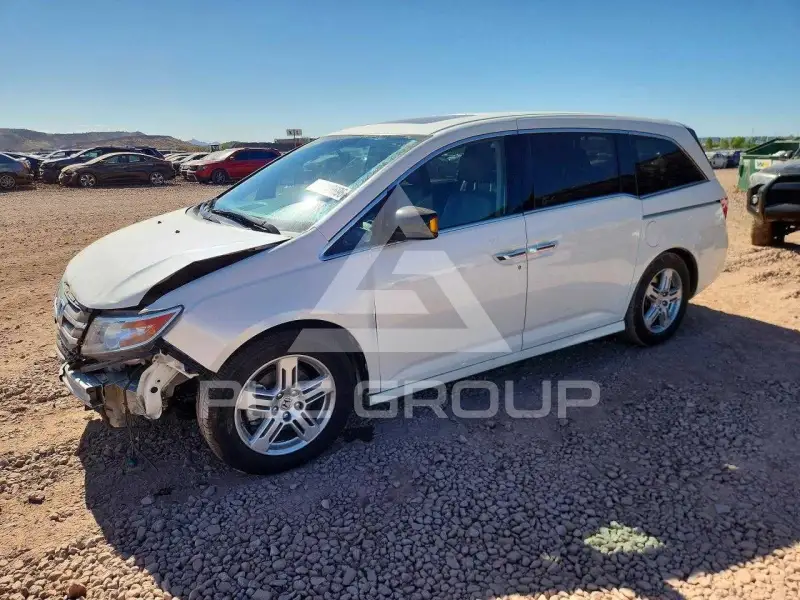 2013 Honda ODYSSEY фото