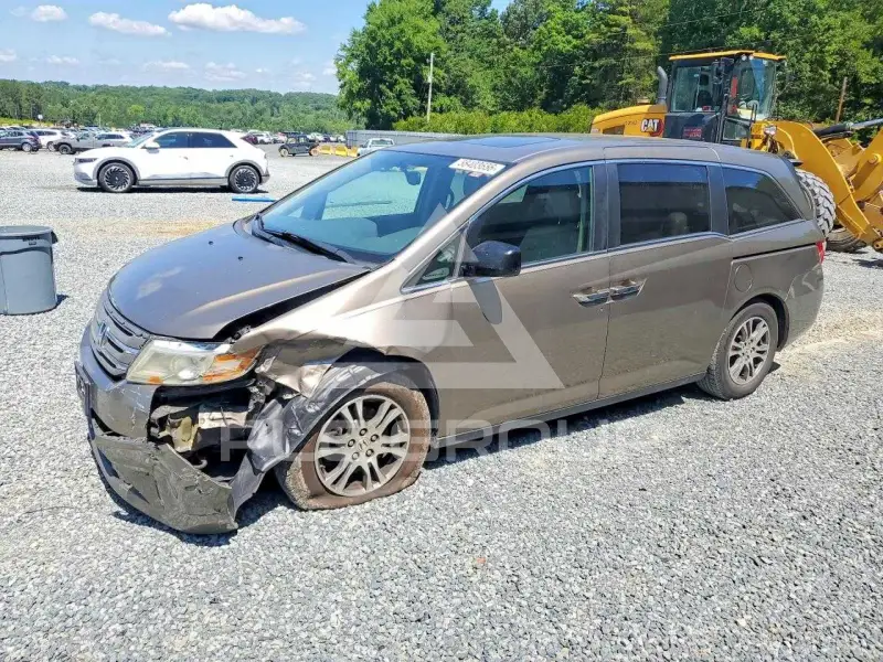 2013 Honda ODYSSEY фото