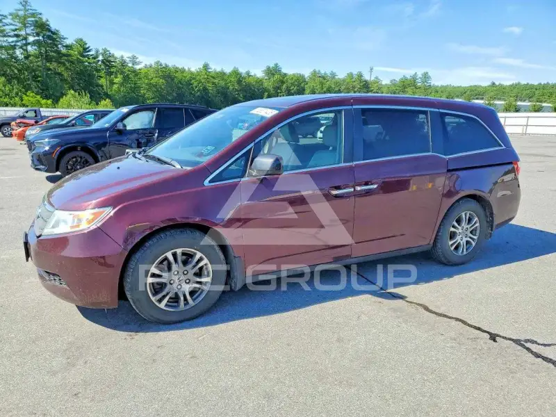 2013 Honda ODYSSEY фото