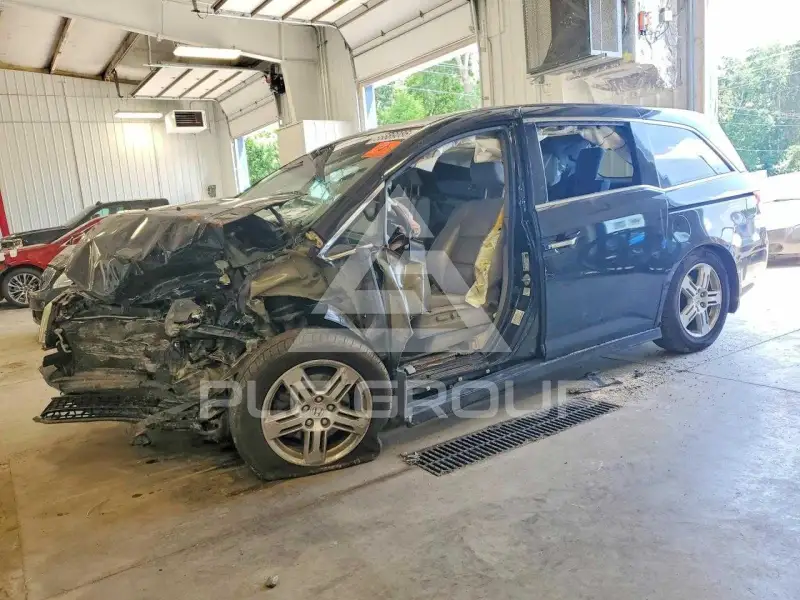 2013 Honda ODYSSEY фото