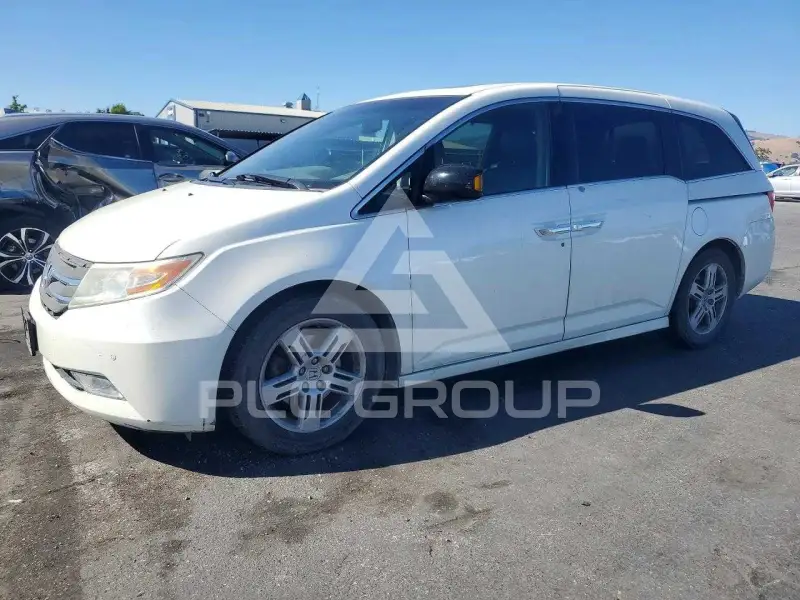 2013 Honda ODYSSEY фото
