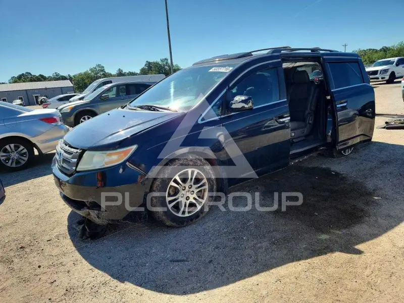 2013 Honda ODYSSEY фото