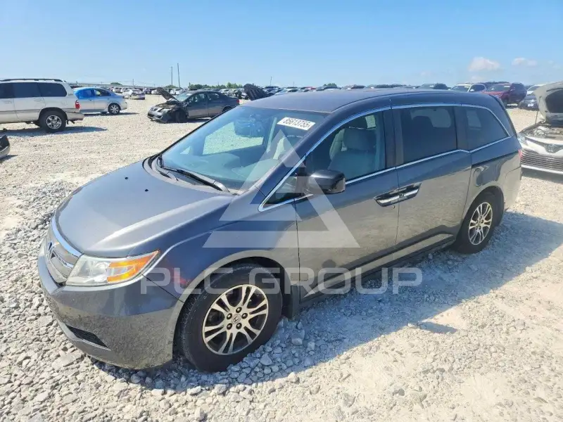 2013 Honda ODYSSEY фото
