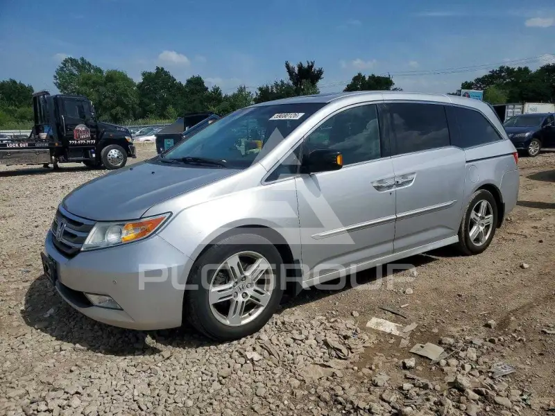 2013 Honda ODYSSEY фото