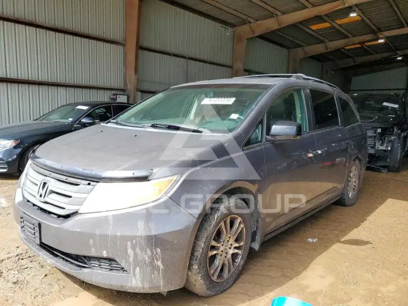 2013 Honda ODYSSEY фото