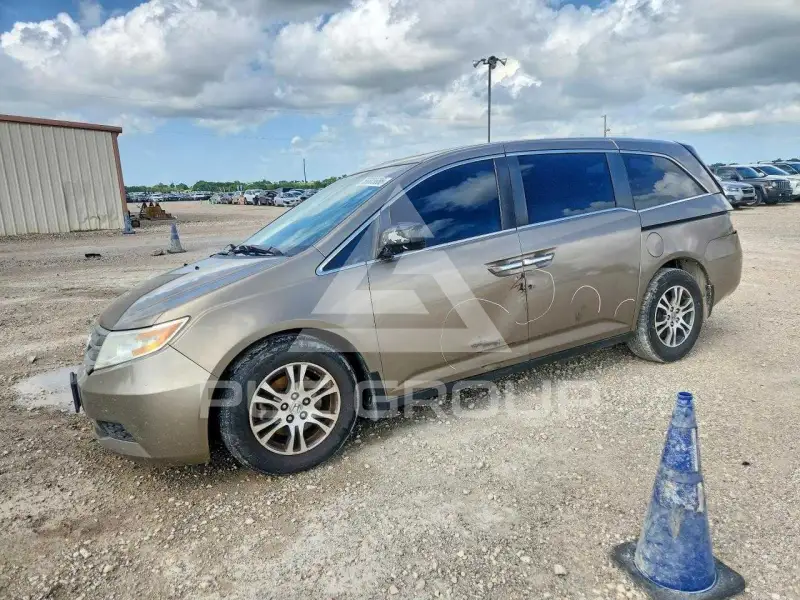 2013 Honda ODYSSEY photo