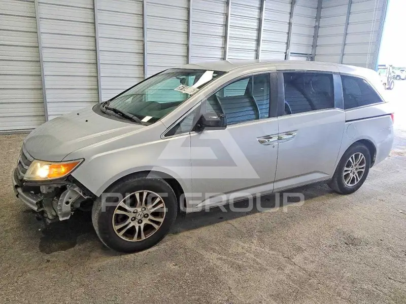 2013 Honda ODYSSEY фото