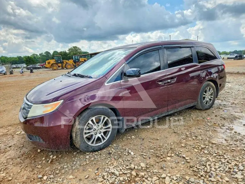 2013 Honda ODYSSEY фото