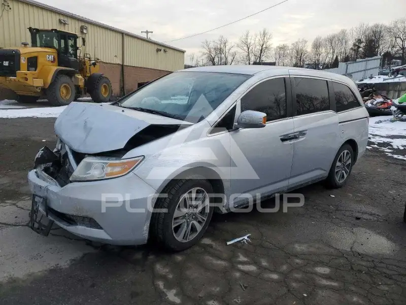 2013 Honda ODYSSEY фото