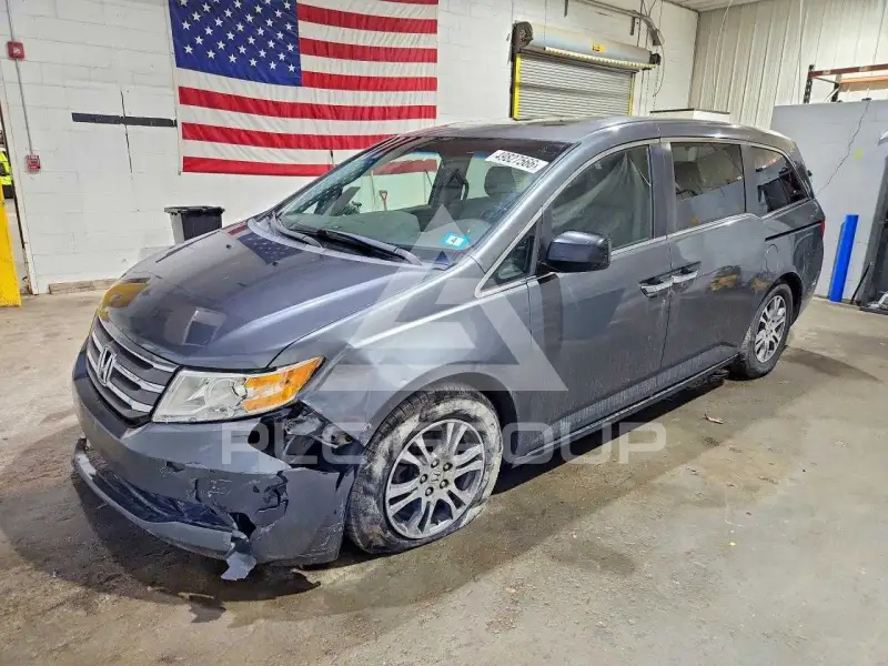 2013 Honda ODYSSEY фото