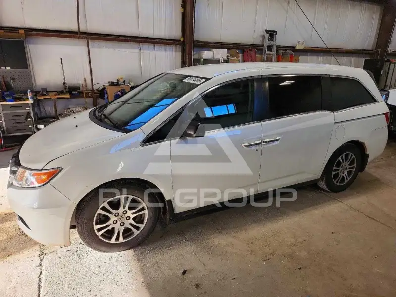 2013 Honda ODYSSEY фото