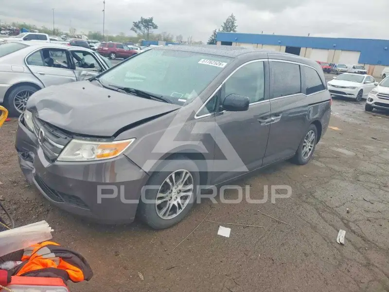 2013 Honda ODYSSEY фото