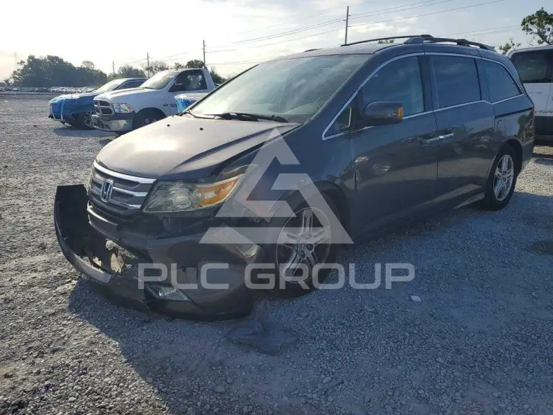 2013 Honda ODYSSEY фото