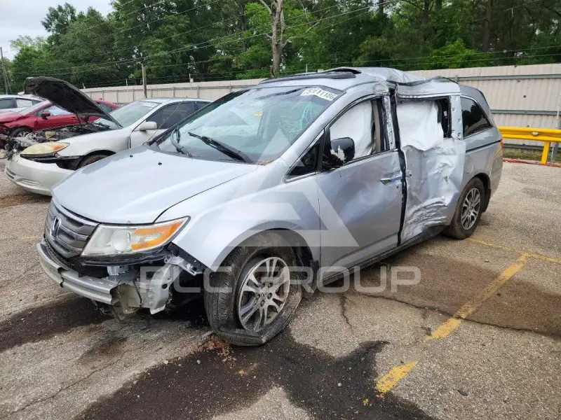 2013 Honda ODYSSEY фото