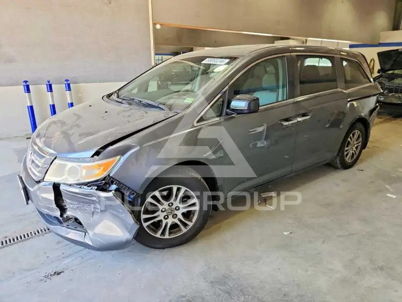 2013 Honda ODYSSEY фото