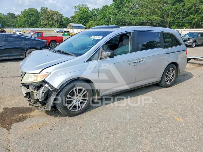 2013 Honda ODYSSEY фото